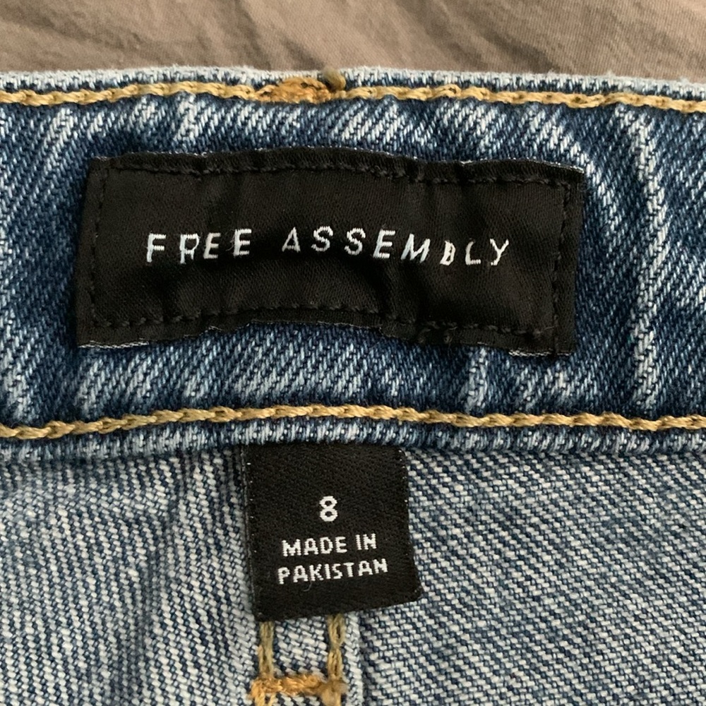 Free Assembly Women’s 90’s Straight Jeans sz 8 - Picture 7 of 7